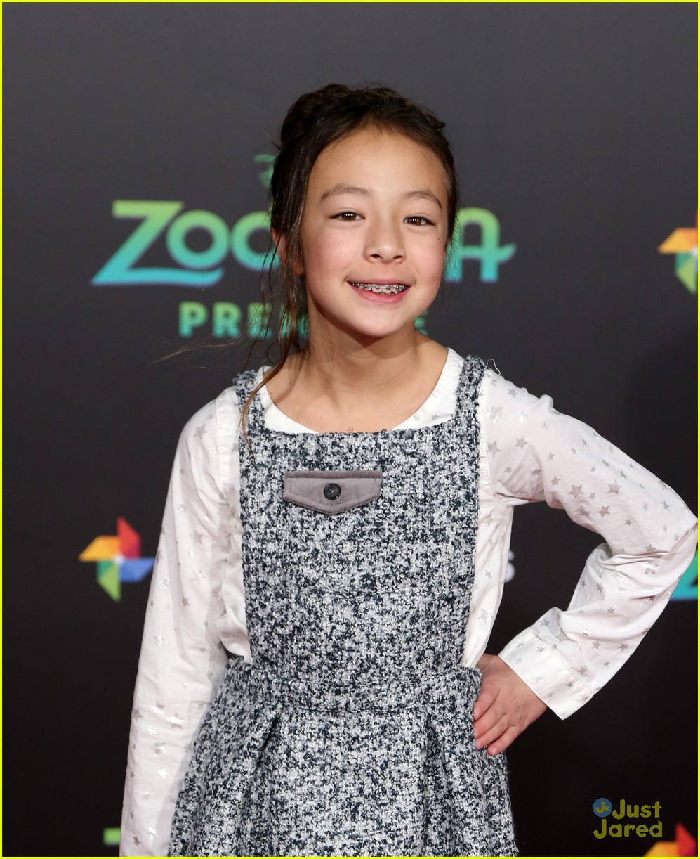 Hayden Byerly Brings Girlfriend Alyssa Jirrels To 'Zootopia' Premiere