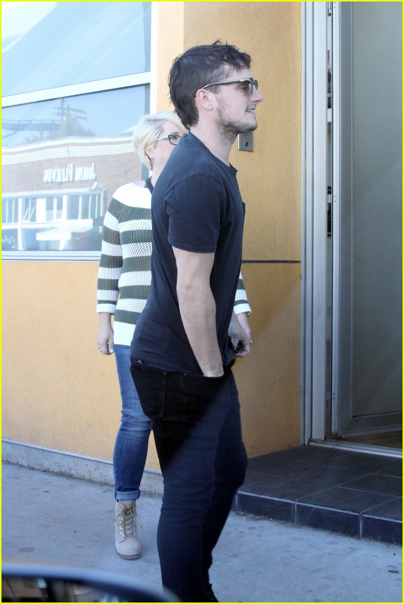 Josh Hutcherson to Support Bernie Sanders in Nevada Caucus