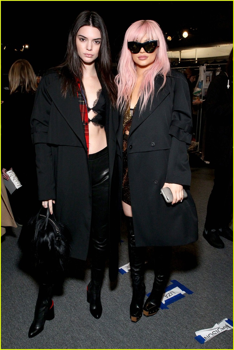 Kylie Jenner Supports Sis Kendall Jenner at Vera Wang NYFW 2016 Show