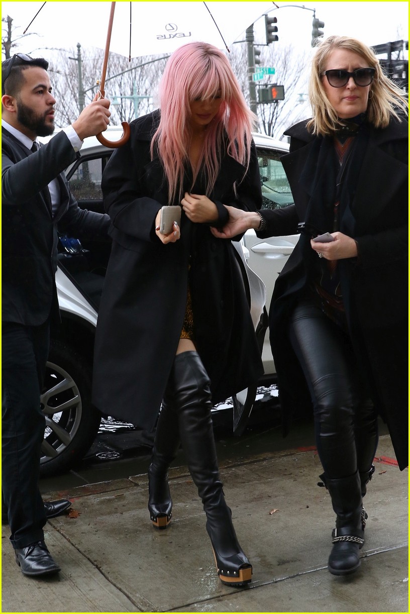Kylie Jenner Supports Sis Kendall Jenner at Vera Wang NYFW 2016 Show