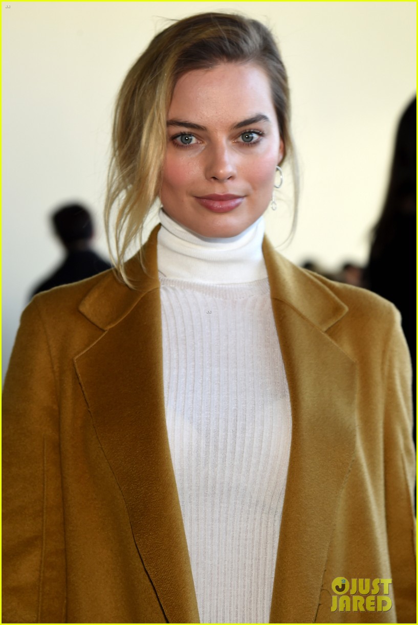 Kendall Jenner Bares Midriff While Attending Calvin Klein Show