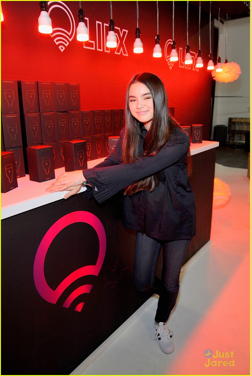 Landry Bender & Aidan Alexander Check Out A Pre-Oscar Lounge