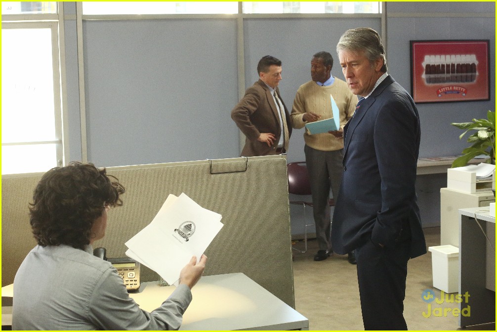 Axl Gets A Job On Tonight's 'The Middle'