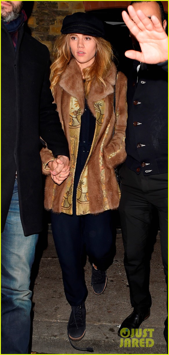 Suki Waterhouse Spends Some Quality Time with Her Sister Immy in London