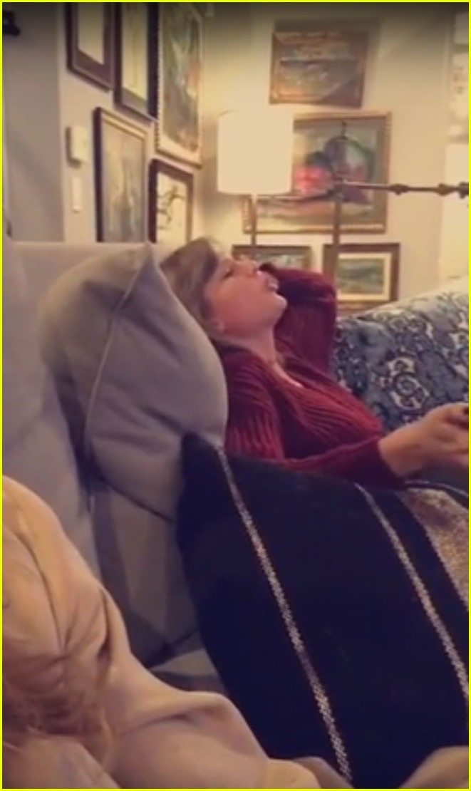 Taylor Swift Sings 'Hopelessly Devoted to You' While Watching 'Grease: Live' (Video)