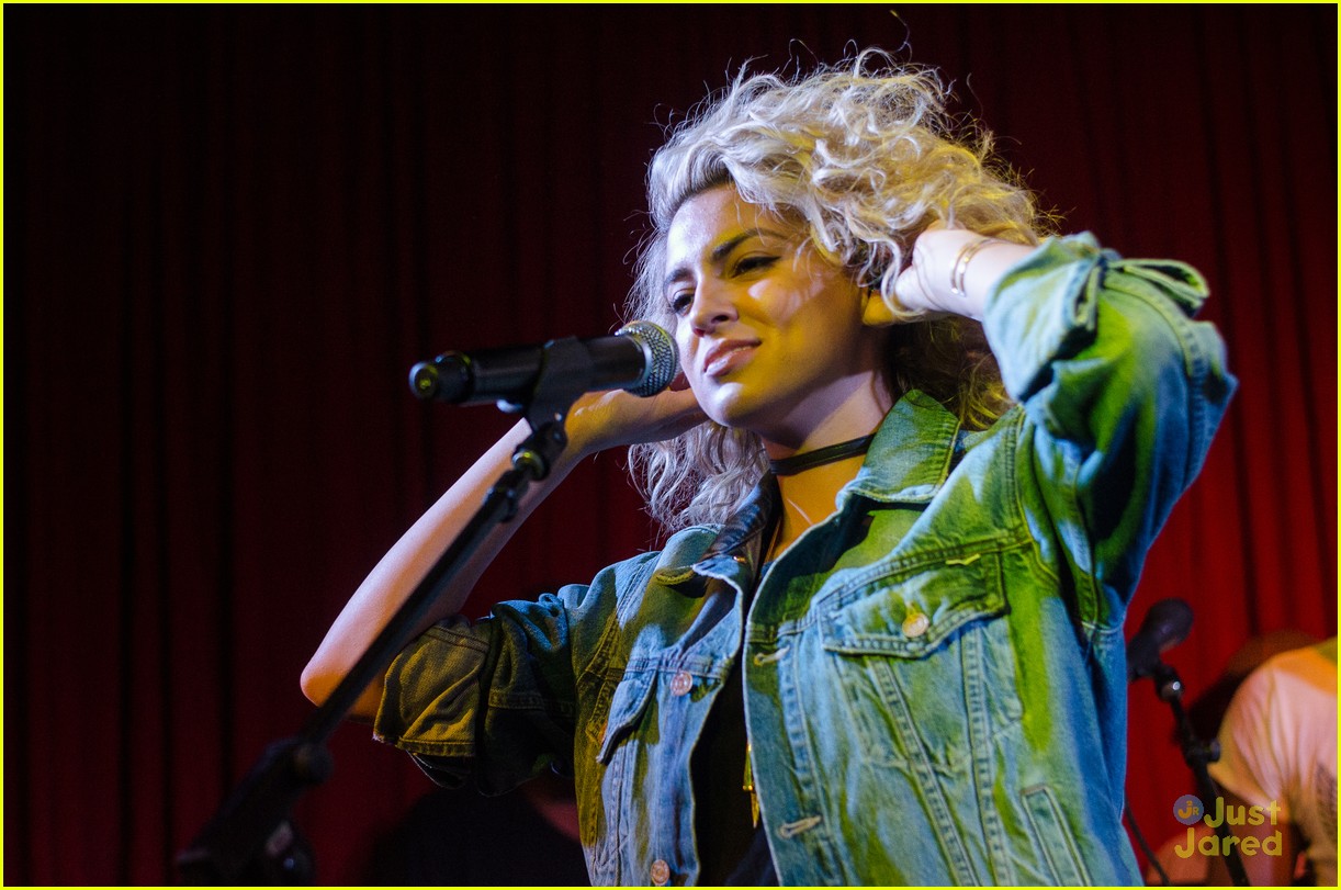 Tori Kelly Named Adam Levine's Advisor on 'The Voice'