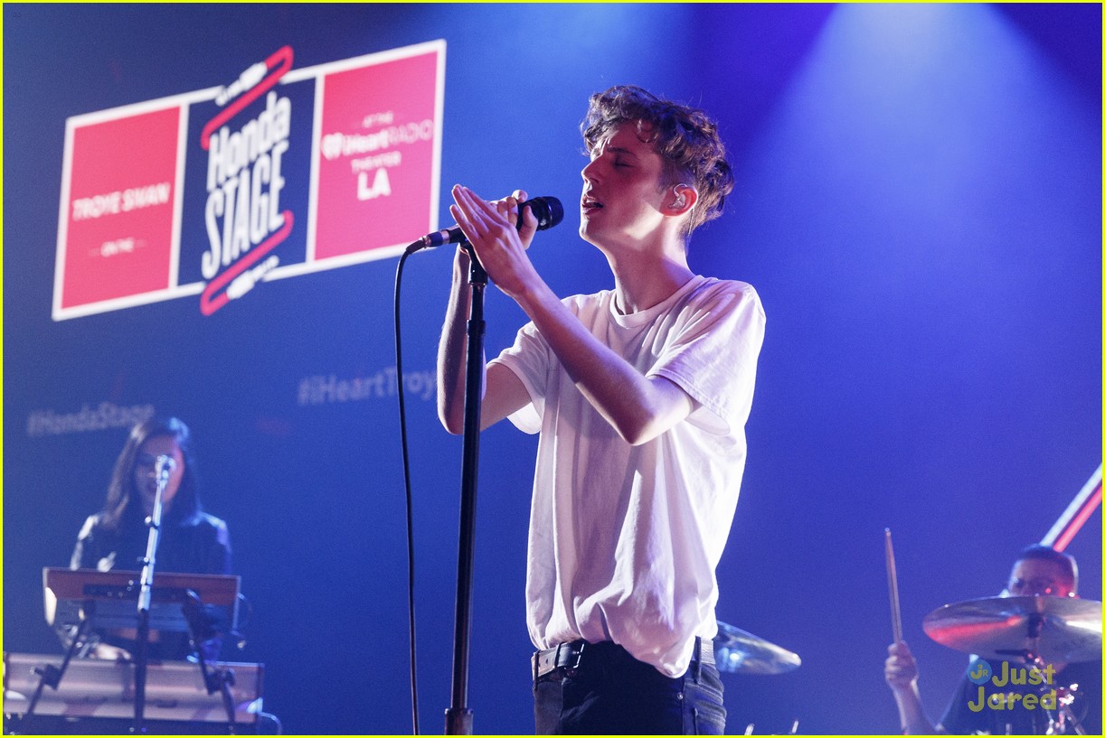 Troye Sivan Says 'Heaven' Is His Favorite Song Off 'Blue Neighborhood'