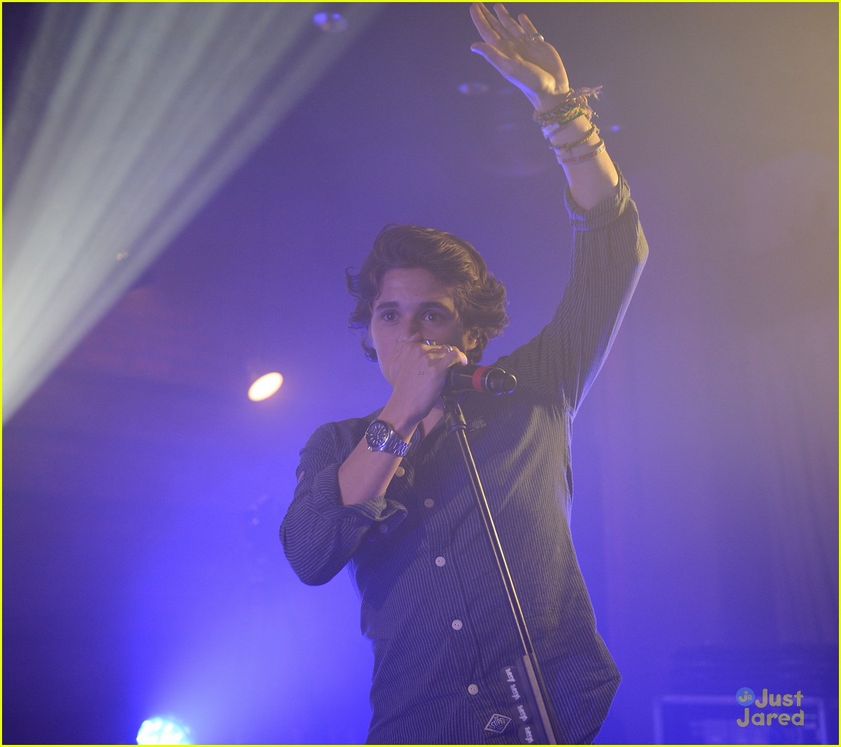 The Vamps Play Secret Gig While Connor Ball Had First Physical Therapy Session After Knee Surgery