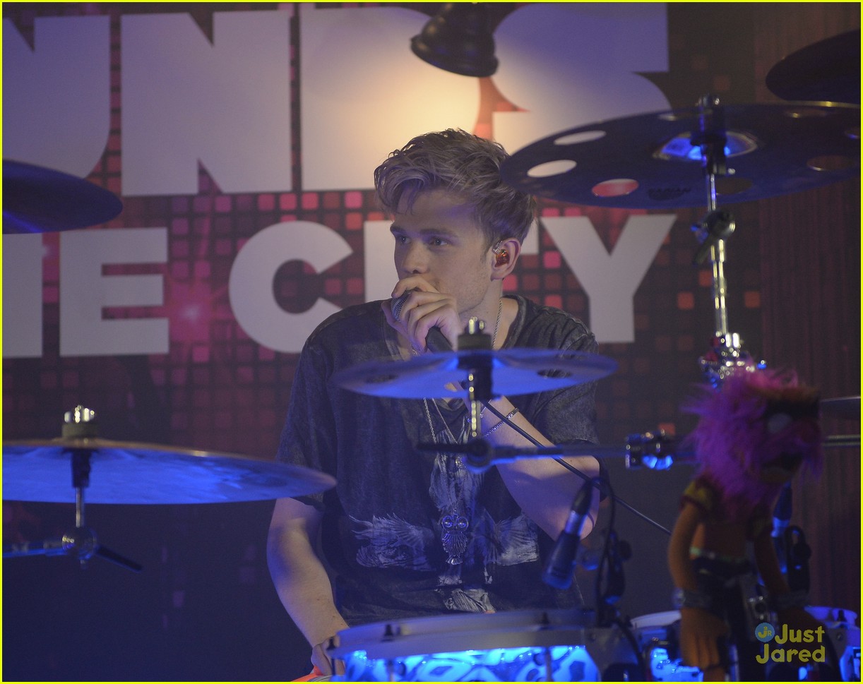 The Vamps Play Secret Gig While Connor Ball Had First Physical Therapy Session After Knee Surgery