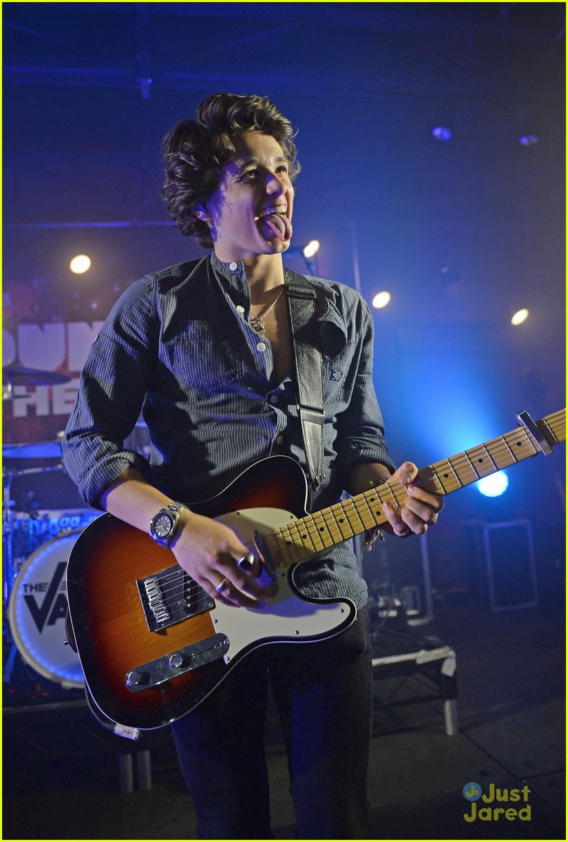 The Vamps Play Secret Gig While Connor Ball Had First Physical Therapy Session After Knee Surgery