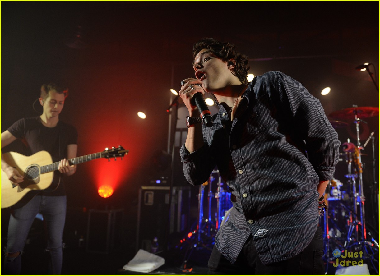 The Vamps Play Secret Gig While Connor Ball Had First Physical Therapy Session After Knee Surgery