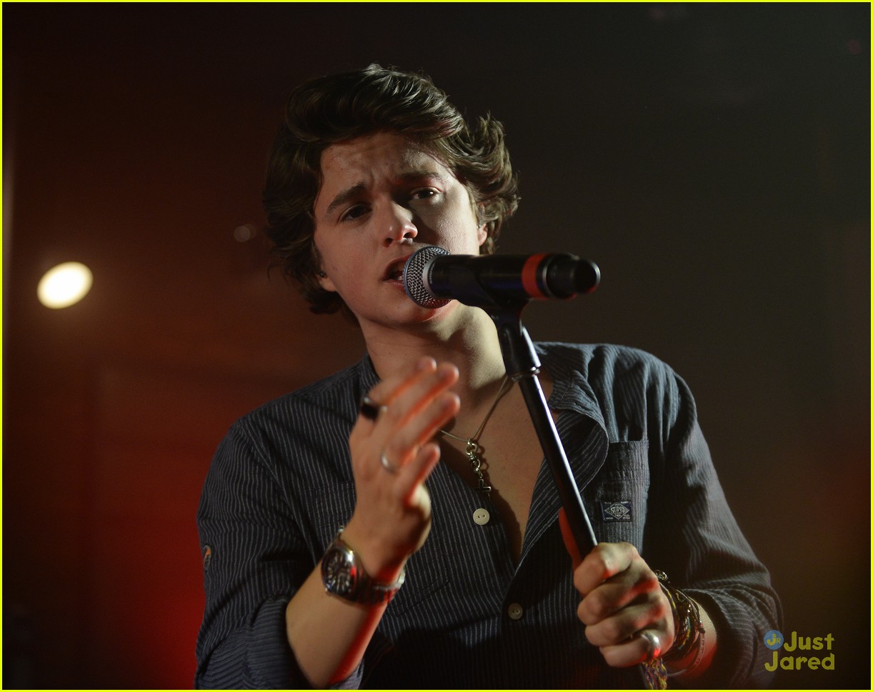 The Vamps Play Secret Gig While Connor Ball Had First Physical Therapy Session After Knee Surgery