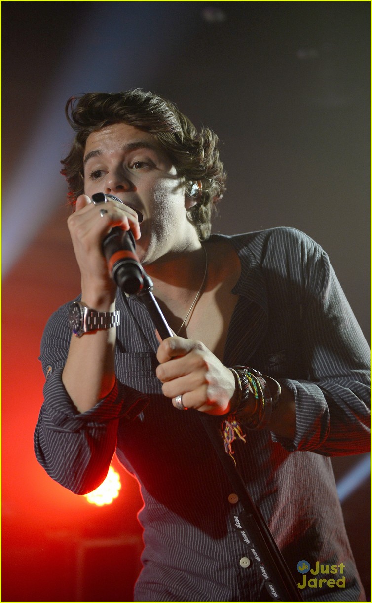 The Vamps Play Secret Gig While Connor Ball Had First Physical Therapy Session After Knee Surgery