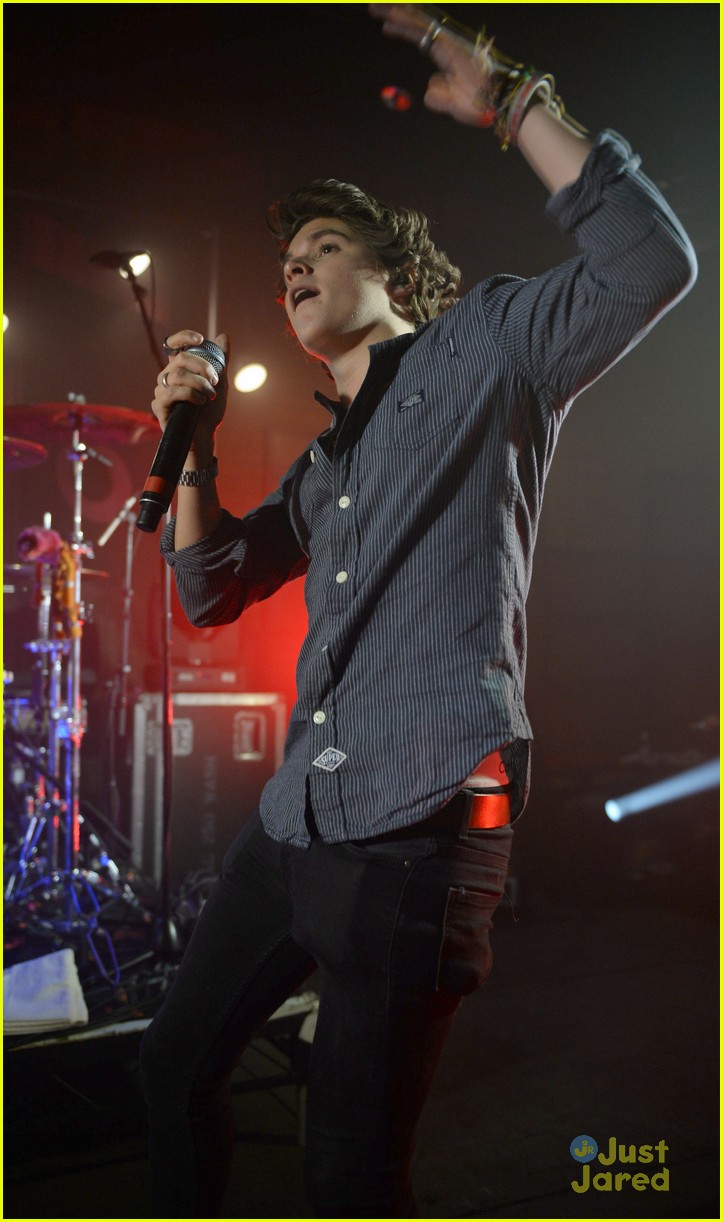 The Vamps Play Secret Gig While Connor Ball Had First Physical Therapy Session After Knee Surgery