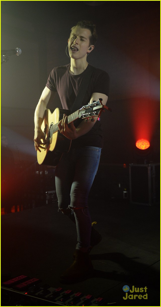 The Vamps Play Secret Gig While Connor Ball Had First Physical Therapy Session After Knee Surgery