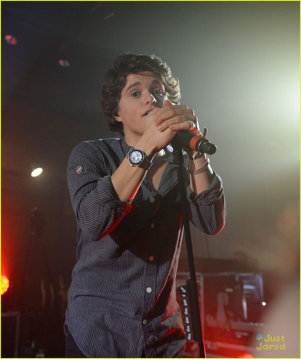 The Vamps Play Secret Gig While Connor Ball Had First Physical Therapy Session After Knee Surgery