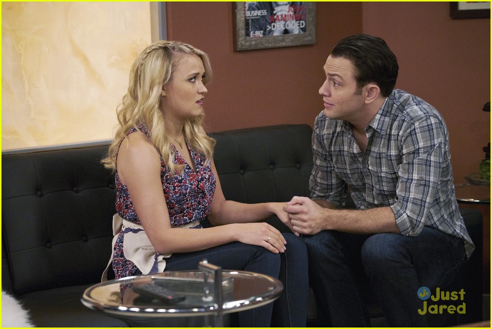 Gabi & Josh Meet The Parents On Tonight's 'Young & Hungry'