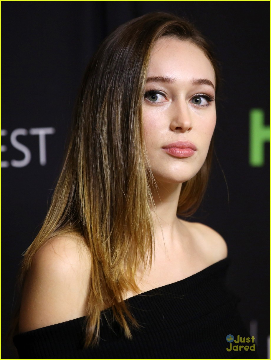 Alycia Debnam-Carey Makes First Appearance at PaleyFest Since Lexa's 'The 100' Death