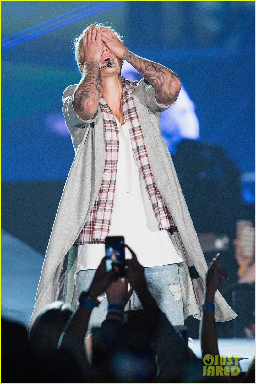 Justin Bieber Begins 'Purpose World Tour' in Seattle - Peep the Complete Set List!