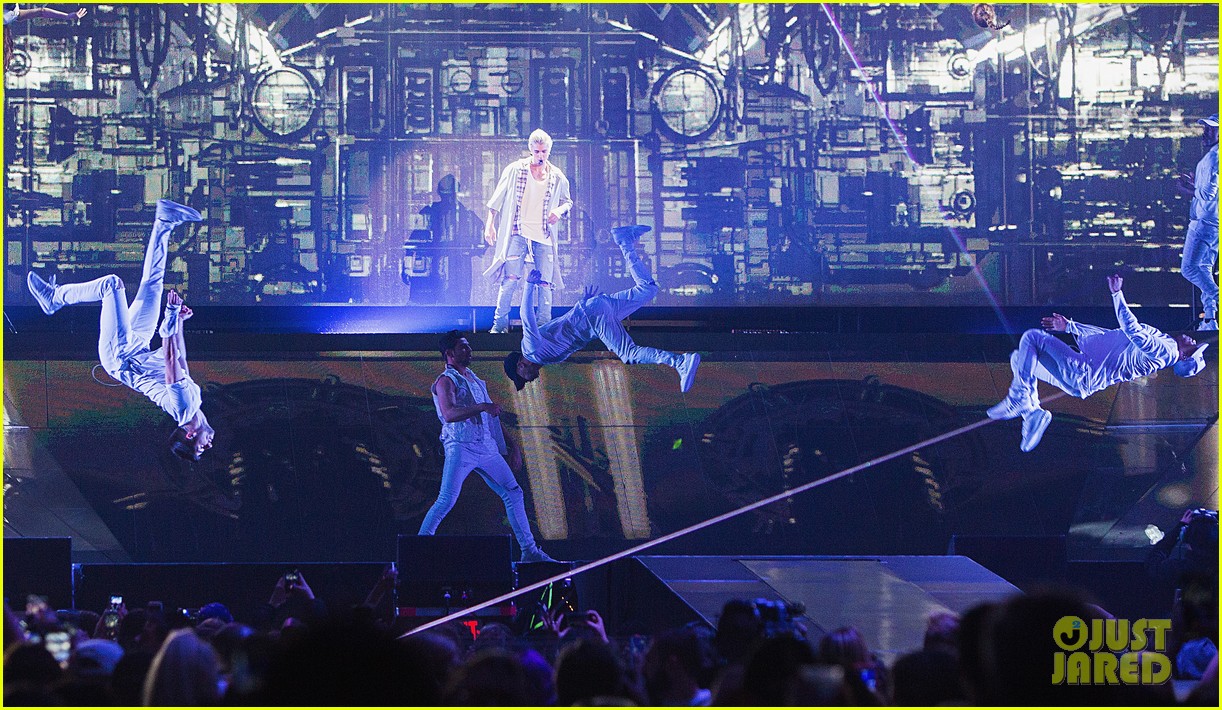Justin Bieber Begins 'Purpose World Tour' in Seattle - Peep the Complete Set List!