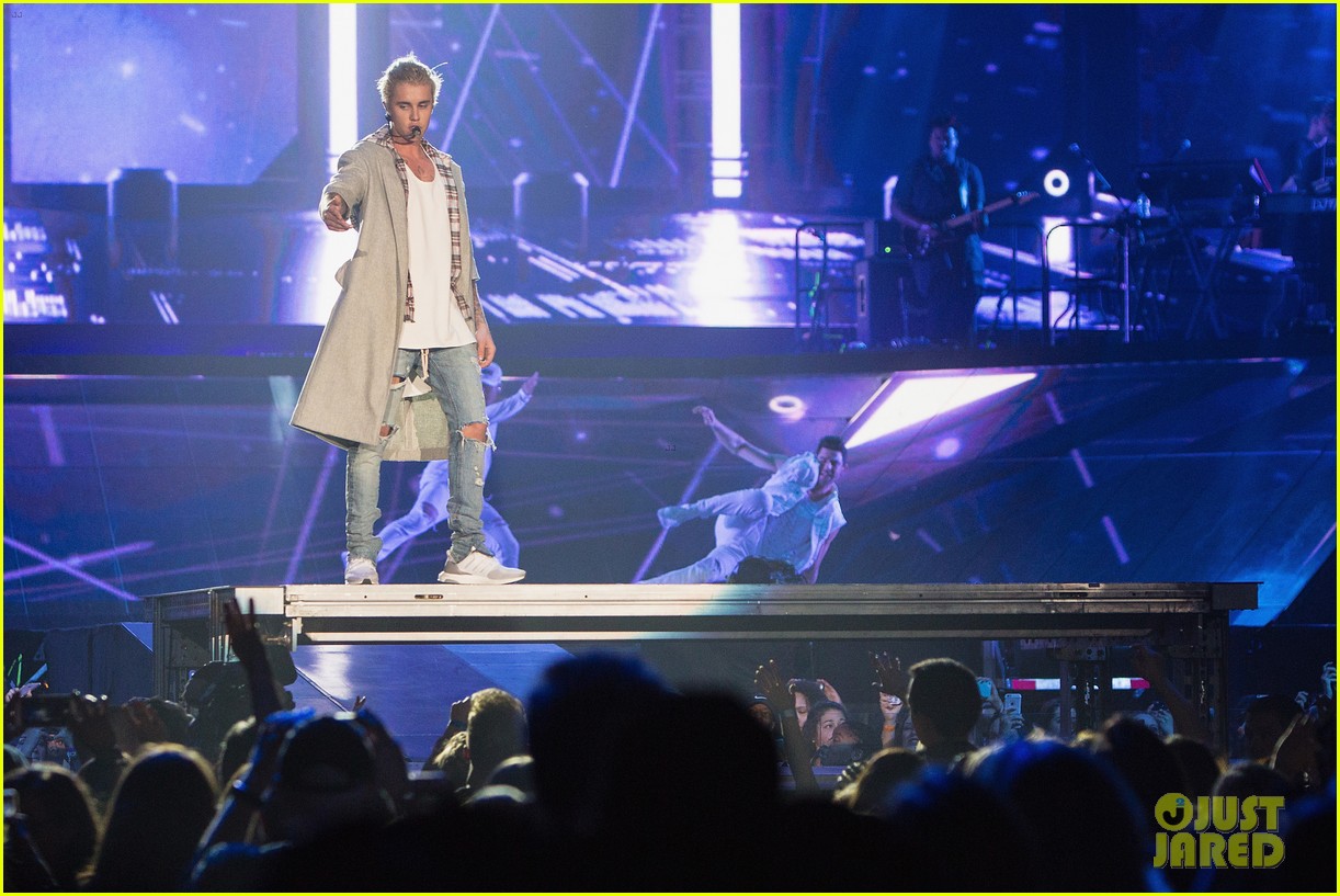 Justin Bieber Begins 'Purpose World Tour' in Seattle - Peep the Complete Set List!