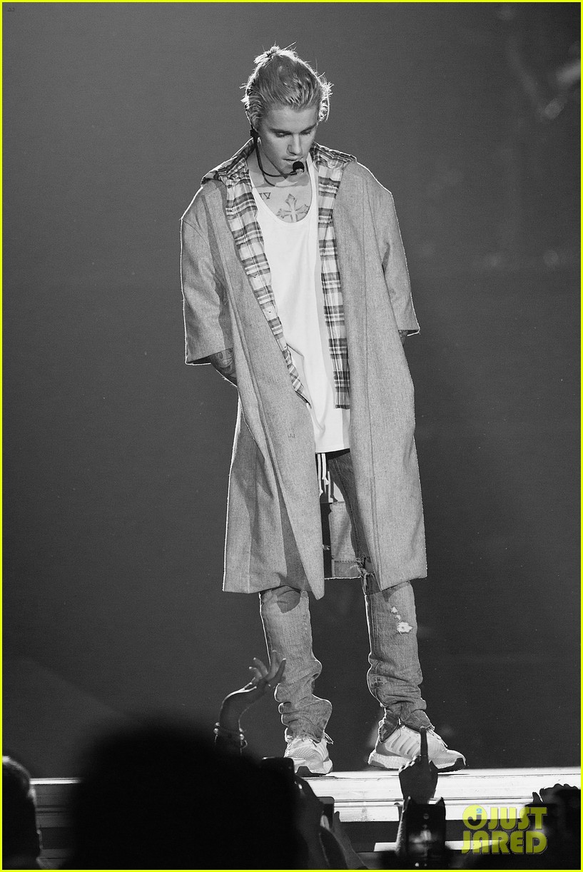 Justin Bieber Begins 'Purpose World Tour' in Seattle - Peep the Complete Set List!