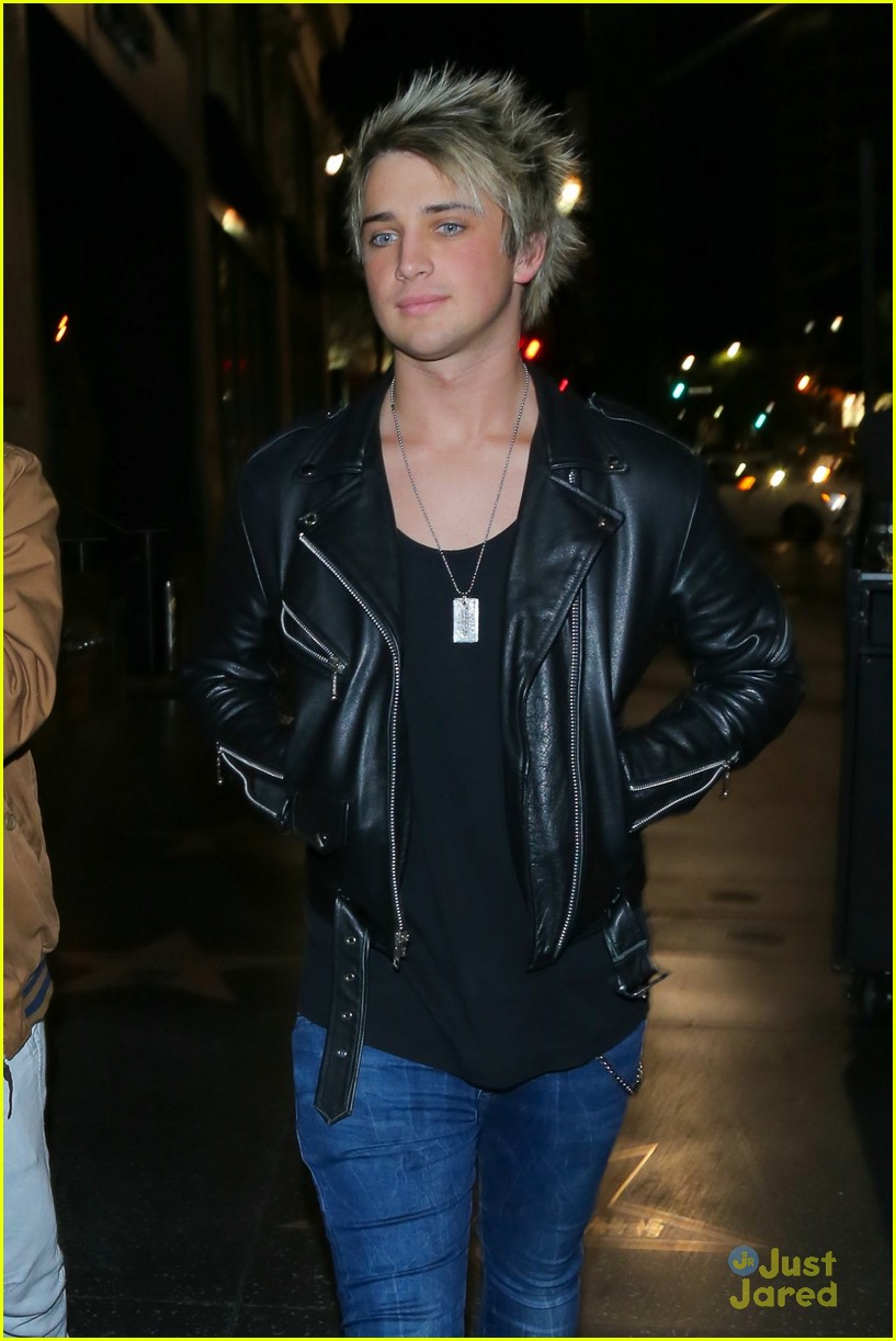MacKenzie Bourg & Dalton Rapattoni Dine Out Together Ahead of 'American Idol' Top 5 Show