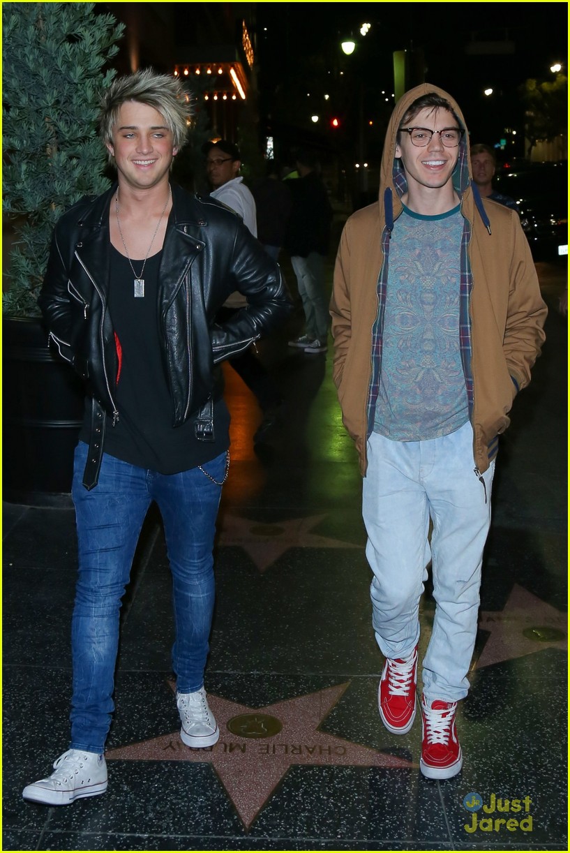MacKenzie Bourg & Dalton Rapattoni Dine Out Together Ahead of 'American Idol' Top 5 Show