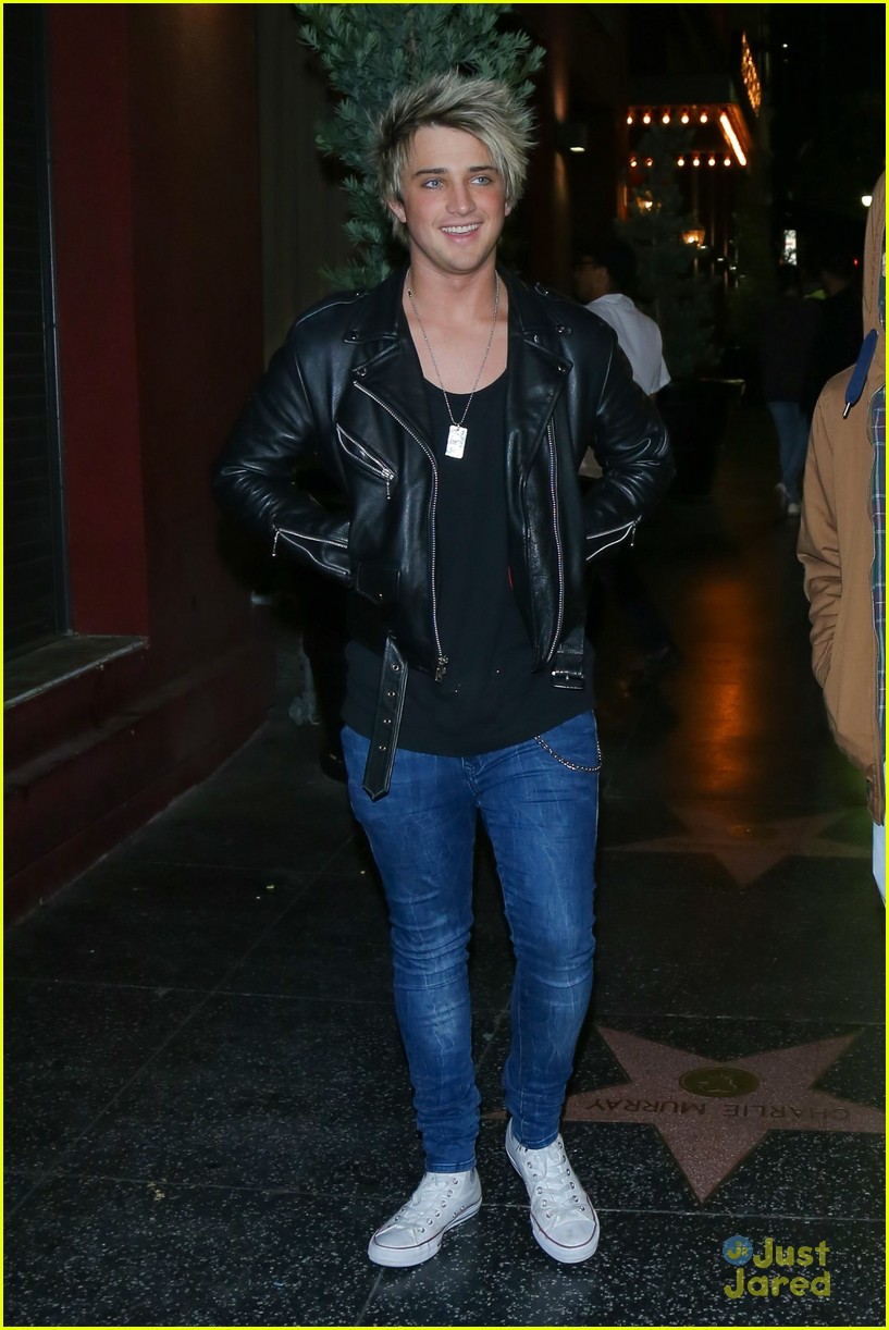 MacKenzie Bourg & Dalton Rapattoni Dine Out Together Ahead of 'American Idol' Top 5 Show