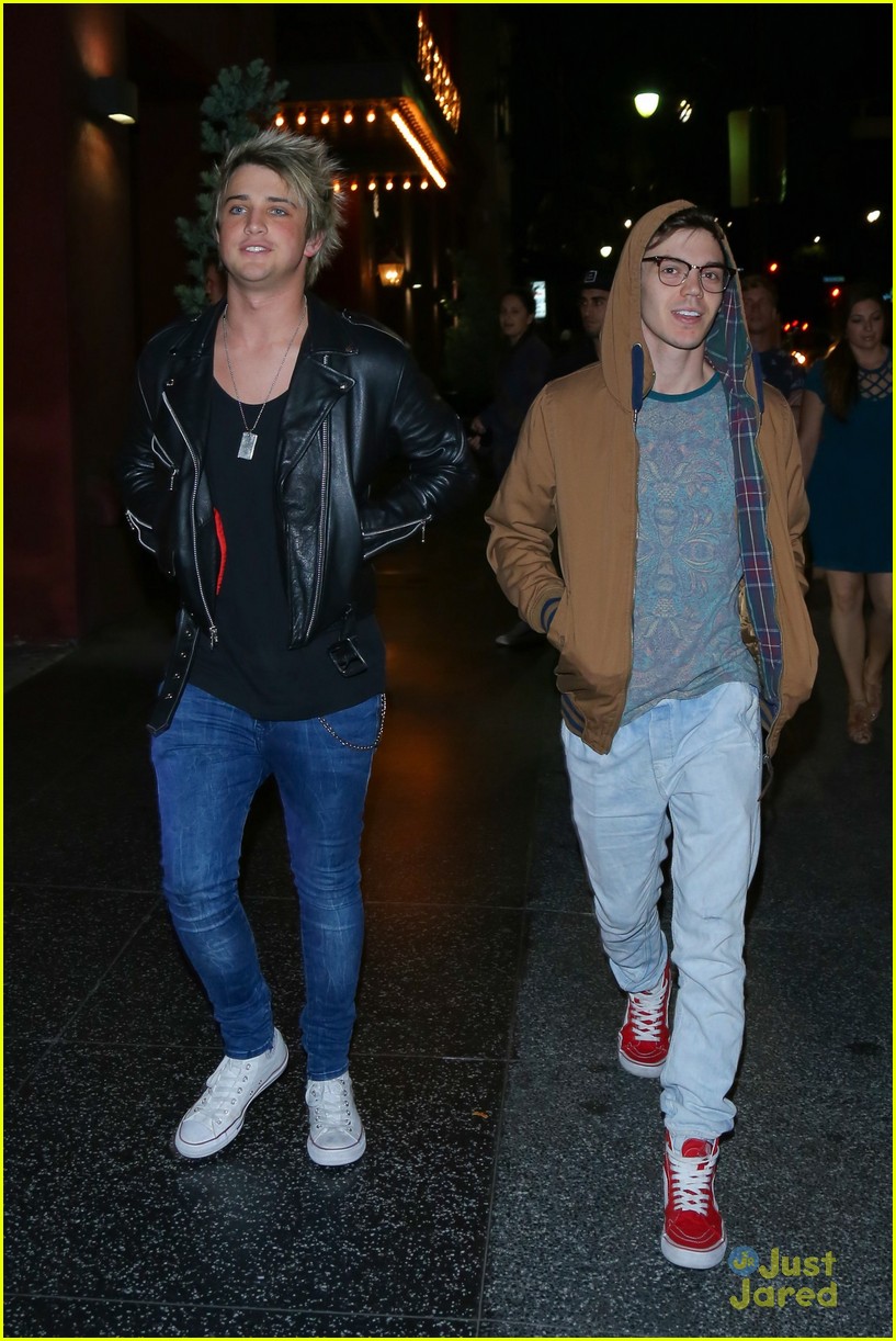 MacKenzie Bourg & Dalton Rapattoni Dine Out Together Ahead of 'American Idol' Top 5 Show
