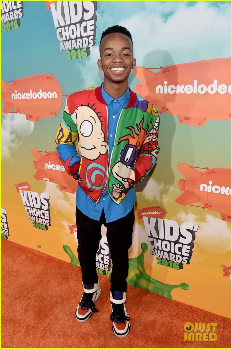 Brec Bassinger & Coy Stewart Walk the Kids Choice Awards 2016 Orange Carpet
