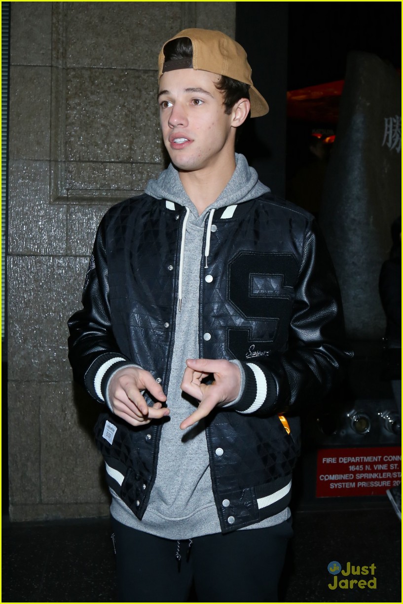 Watch Cameron Dallas Get Slimed at Kids Choice Awards 2016!