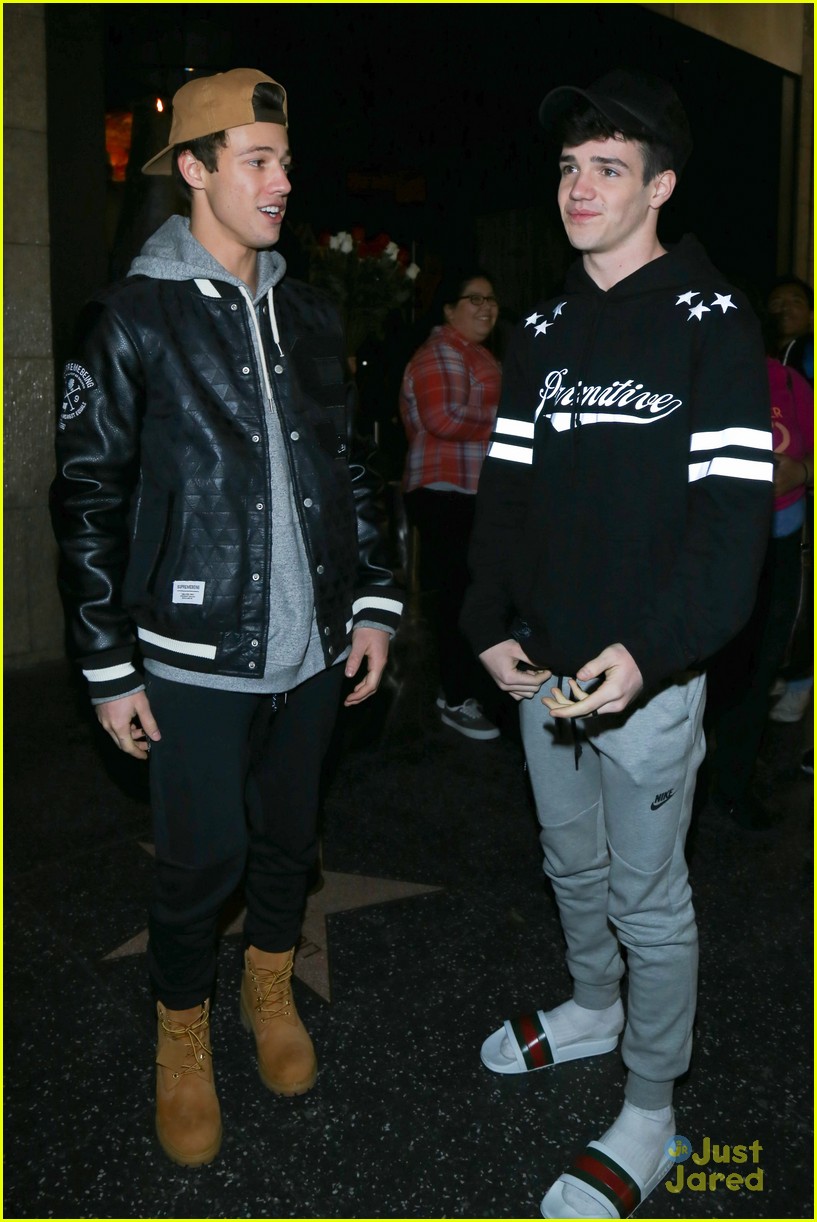 Watch Cameron Dallas Get Slimed at Kids Choice Awards 2016!