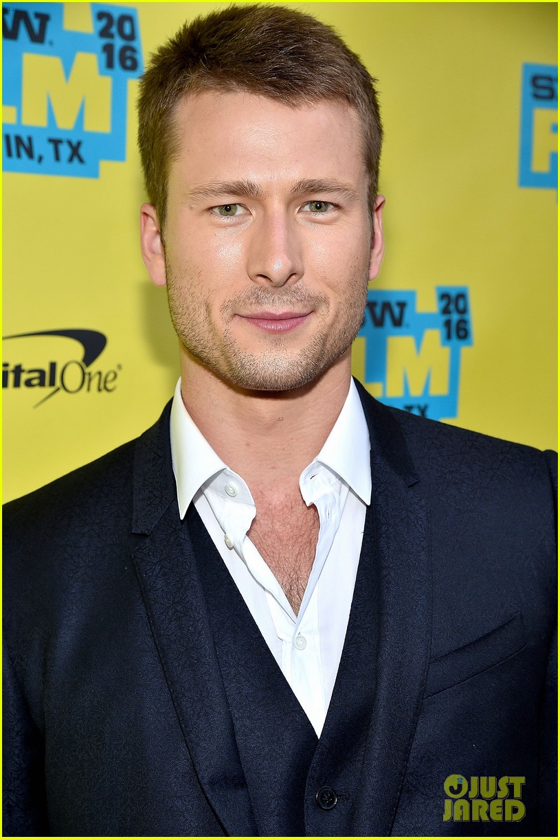 Zoey Deutch & Tyler Hoechlin Premiere 'Everybody Wants Some' at SXSW!