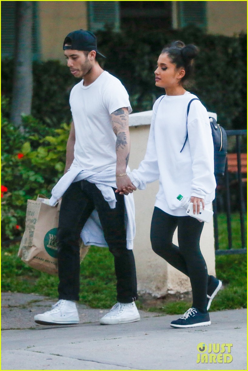 Ariana Grande Holds Hands with Boyfriend Ricky Alvarez at Whole Foods