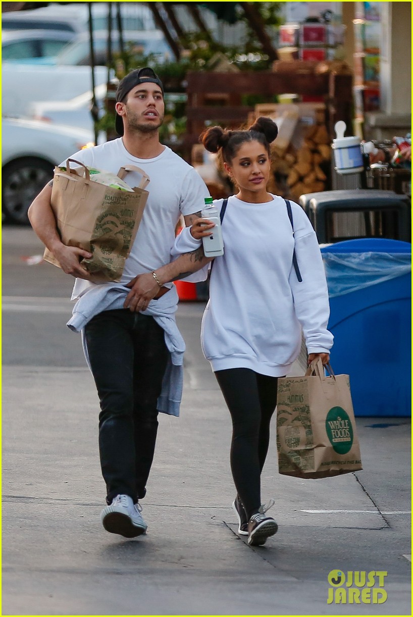 Ariana Grande Holds Hands with Boyfriend Ricky Alvarez at Whole Foods