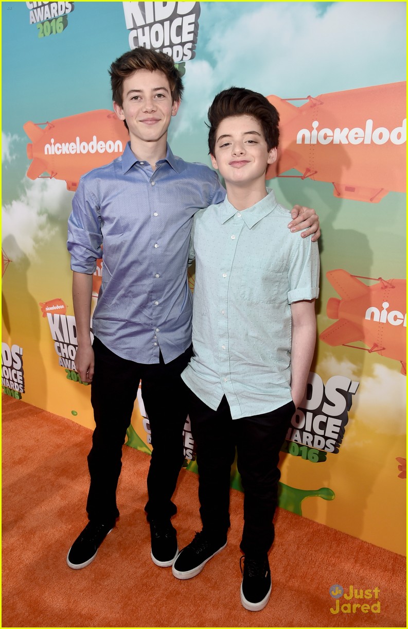 'Middle School' Stars Griffin Gluck & Thomas Barbusca Hit Kids Choice Awards 2016