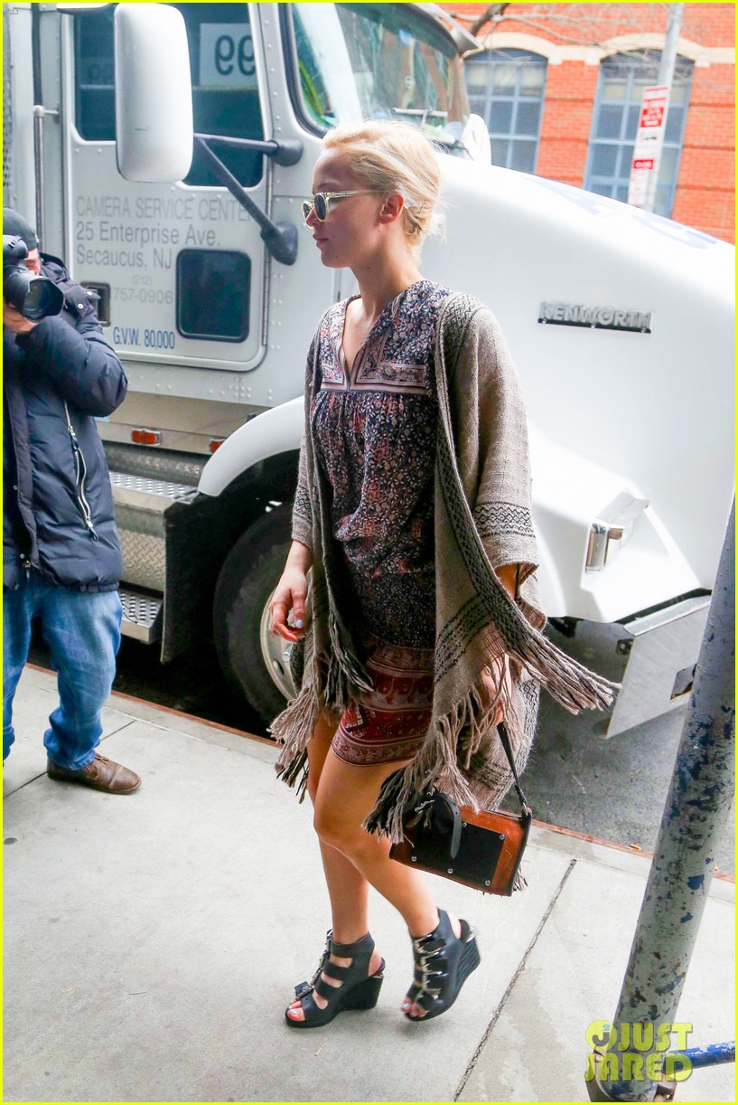 Jennifer Lawrence Shows Off Bare Legs in Chilly Big Apple