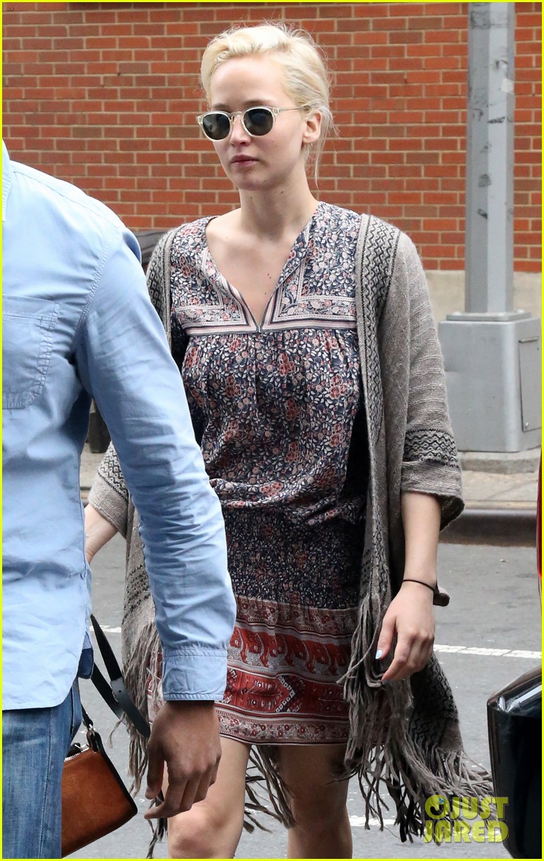 Jennifer Lawrence Shows Off Bare Legs in Chilly Big Apple