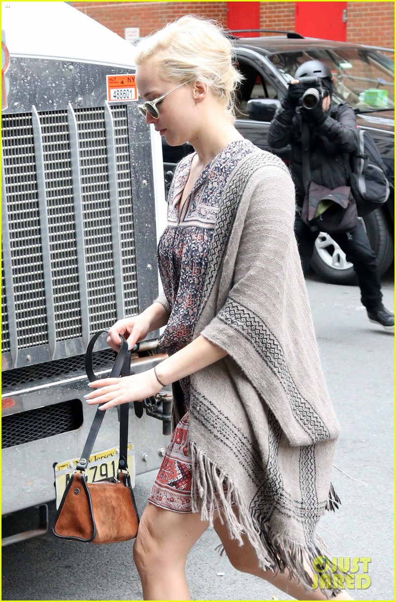 Jennifer Lawrence Shows Off Bare Legs in Chilly Big Apple
