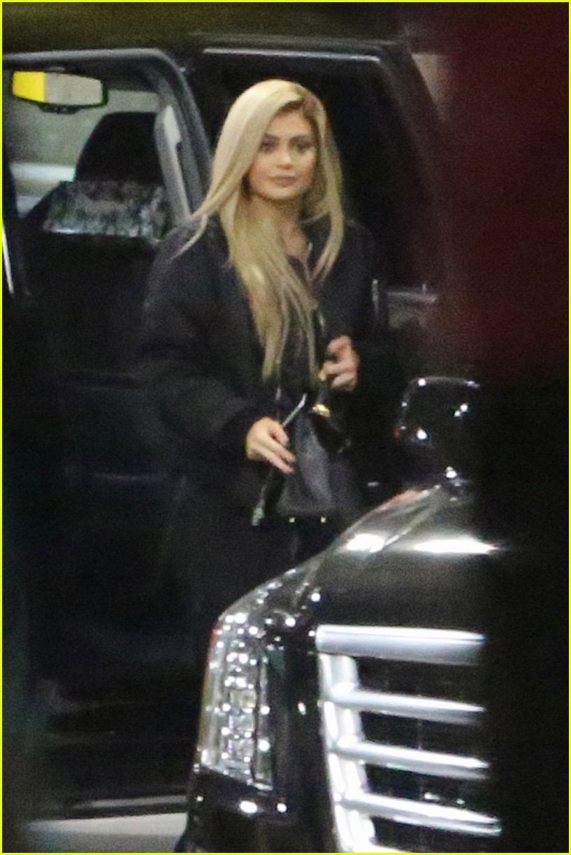 Kylie Jenner & Sisters Step Out for Justin Bieber Concert