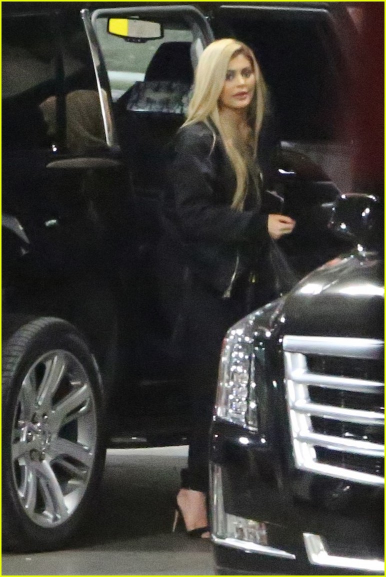 Kylie Jenner & Sisters Step Out for Justin Bieber Concert