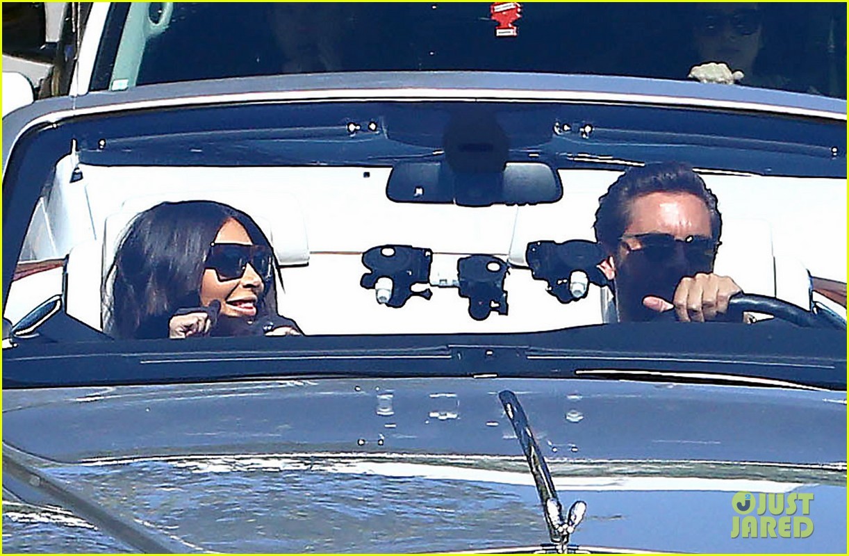 Kendall Jenner Hangs With Kim Kardashian After Hollywood Bus Tour Prank