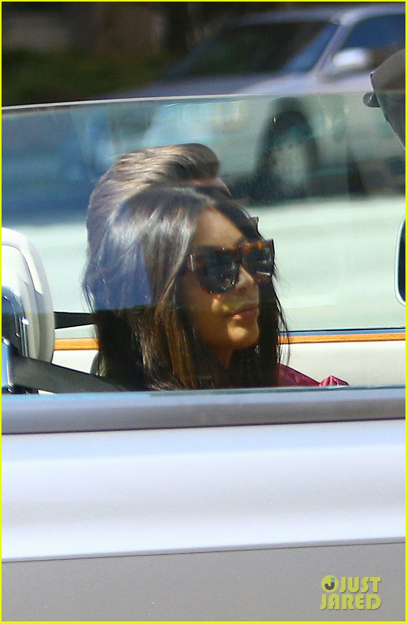 Kendall Jenner Hangs With Kim Kardashian After Hollywood Bus Tour Prank