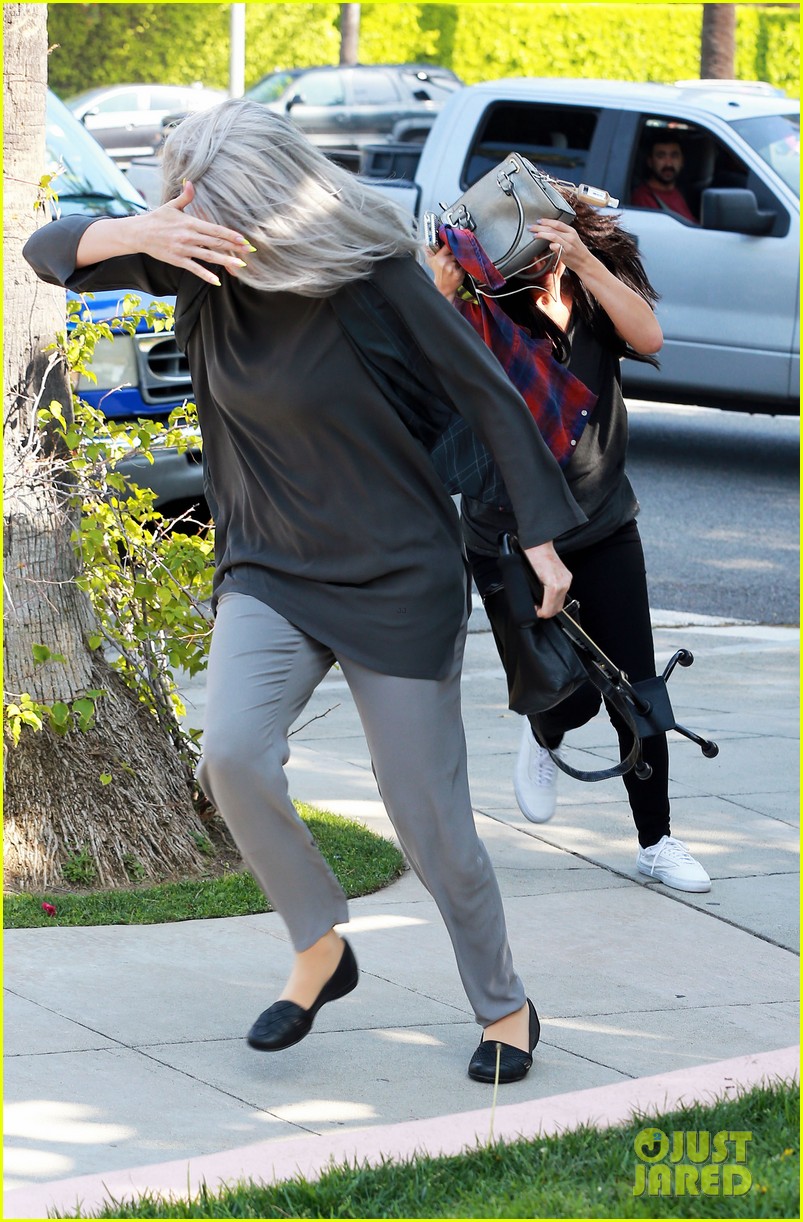 Kendall Jenner Wears Fake Baby Bump for Kylie's Snapchat Story