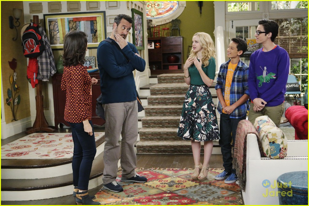 Maddie Reunites With Dad Pete On Tonight's 'Liv & Maddie'