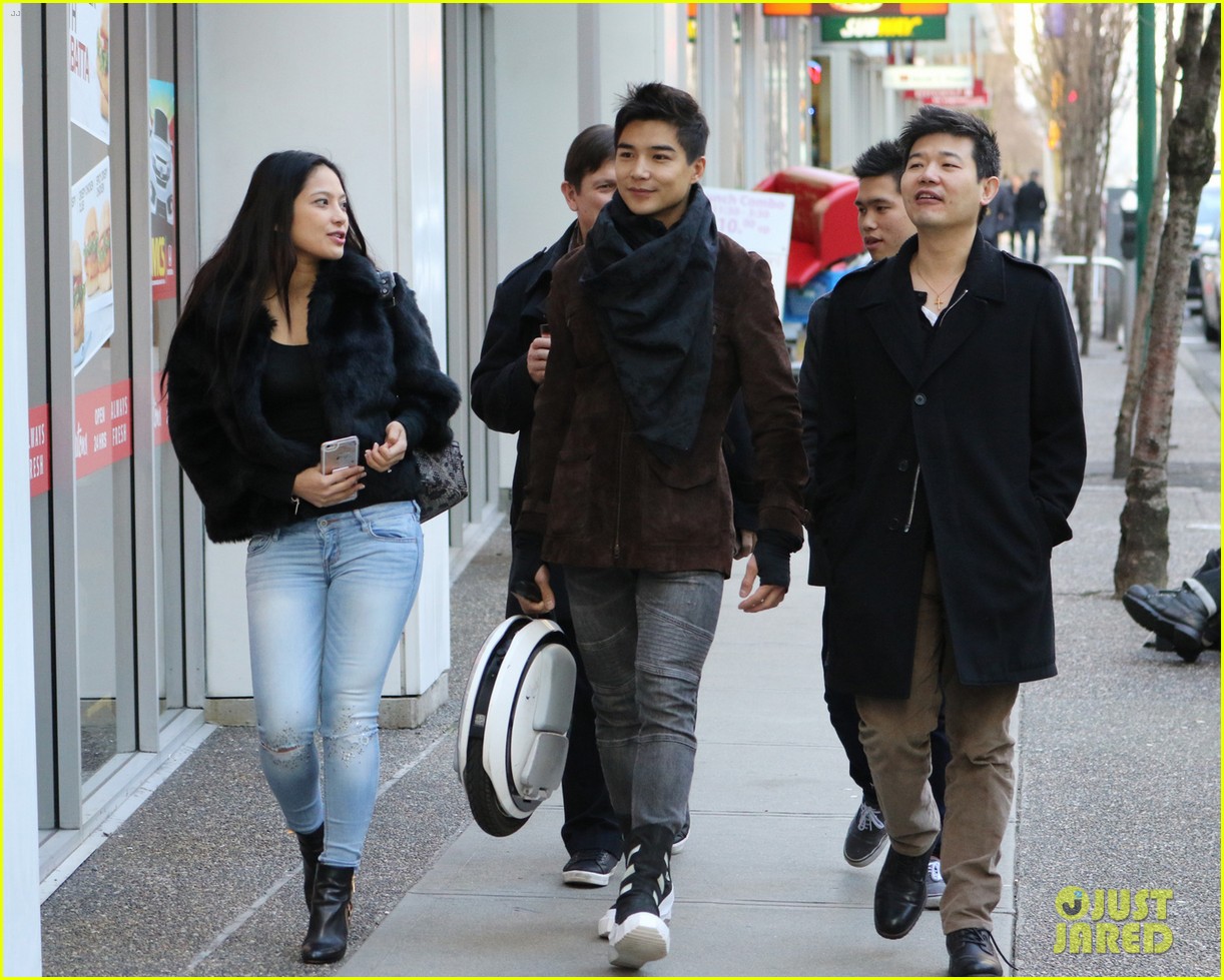 Ludi Lin Hangs With His 'Power Rangers' Co-Stars in Canada!