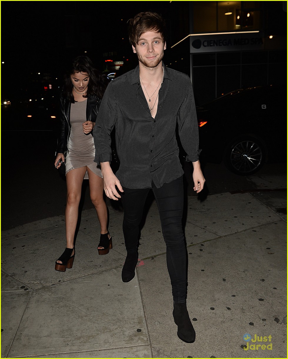 Luke Hemmings & Arzaylea Have Late Night Date Night