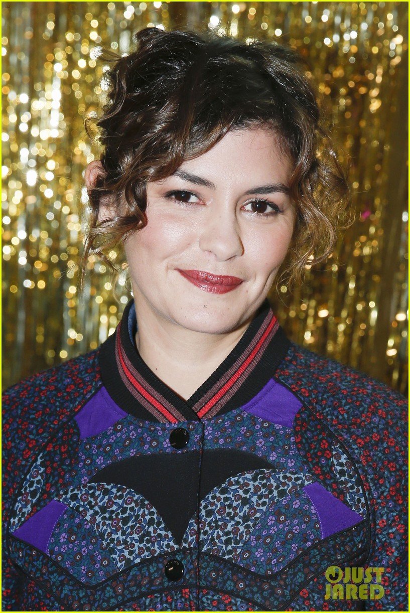 Chloe Moretz, Suki Waterhouse & Charli XCX Have Prom Party At Coach Paris Flagship Opening!