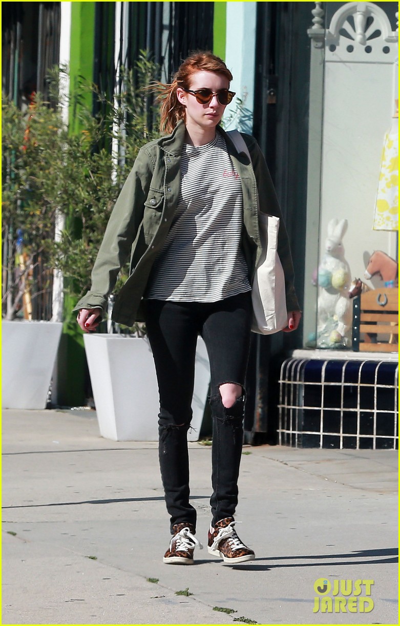 Emma Roberts Changes Up Her Hair Color!
